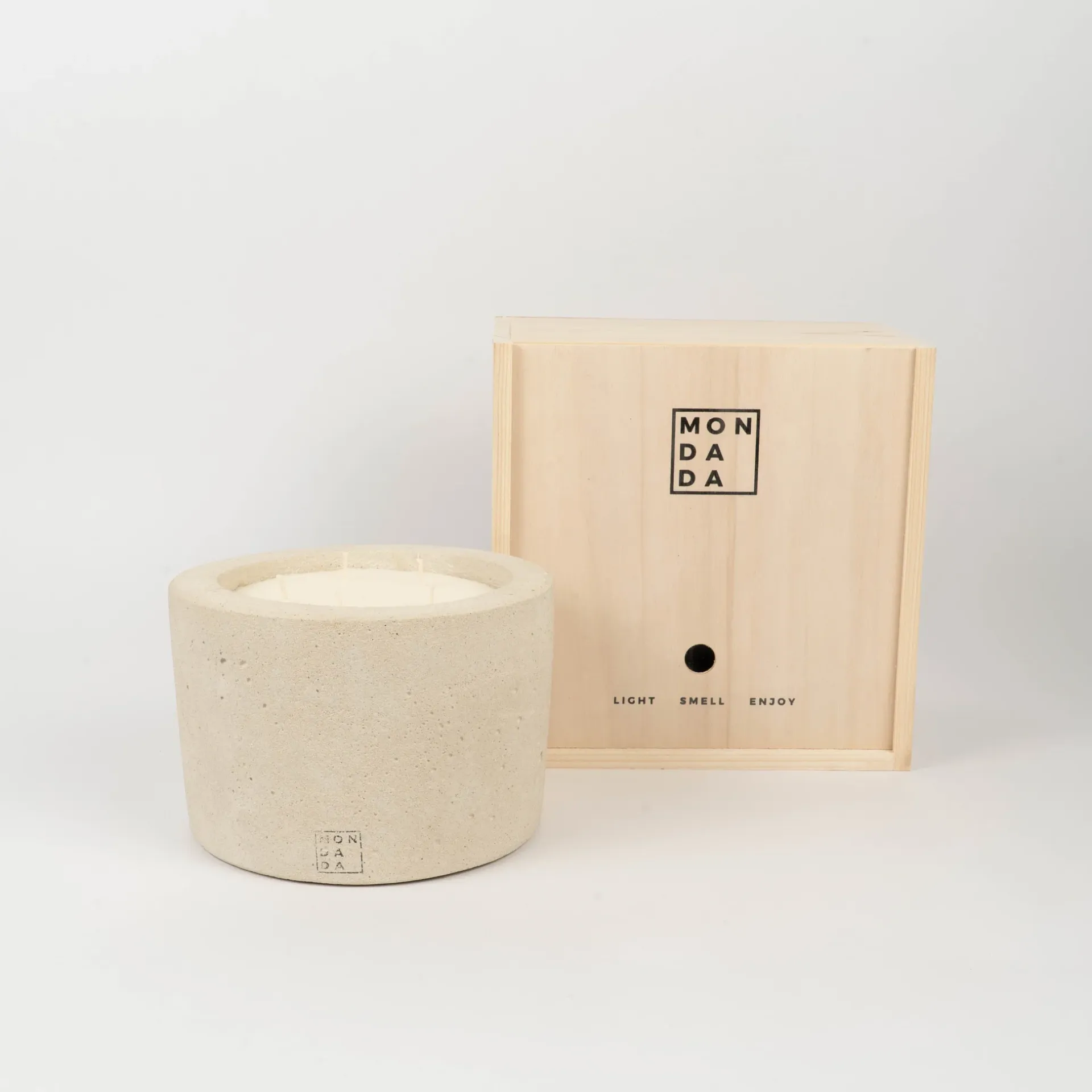 Urban Candle Medium Desert Black Sea